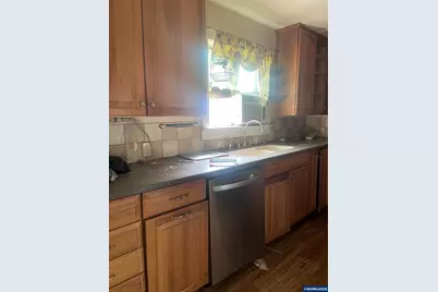 130 Lombard St, Falls City, OR 97344 - Photo 7