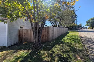 595 SW Clay St, Dallas, OR 97338 - Photo 3