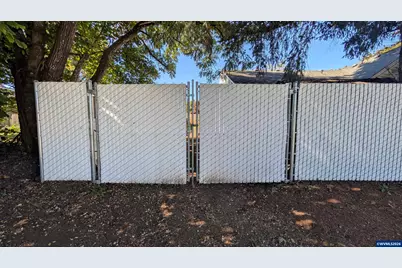 595 SW Clay St, Dallas, OR 97338 - Photo 5