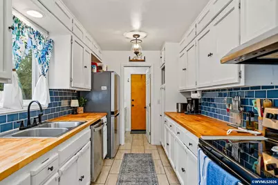 780 Clay St E, Monmouth, OR 97361 - Photo 5