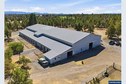 23525 Bear Creek Rd, Bend, OR 97701 - Photo 7