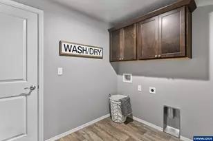 4683 SE Flicker St, Albany, OR 97322 - Photo 11