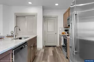 933 SE Blackbird Av, Albany, OR 97322 - Photo 15