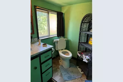 546 NW 10th St, Newport, OR 97365 - Photo 5