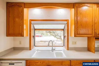 2105 NW 29th St, Corvallis, OR 97330 - Photo 7