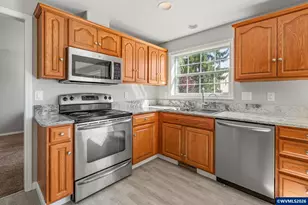 327 Broad St S, Monmouth, OR 97361 - Photo 9