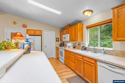 1606 11th St, Sweet Home, OR 97386 - Photo 25