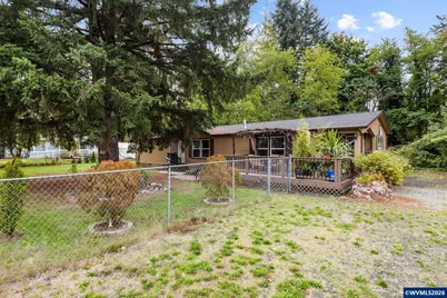 1606 11th St, Sweet Home, OR 97386 - Photo 3
