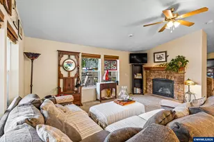 1606 11th St, Sweet Home, OR 97386 - Photo 21