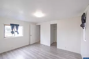37180 Pony Rd, Lebanon, OR 97355 - Photo 9