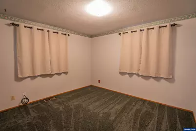 1285 Laurelhurst Dr, Eugene, OR 97402 - Photo 27