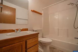 1285 Laurelhurst Dr, Eugene, OR 97402 - Photo 25