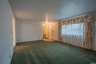 1285 Laurelhurst Dr, Eugene, OR 97402 - Photo 9