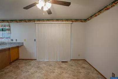 1285 Laurelhurst Dr, Eugene, OR 97402 - Photo 13