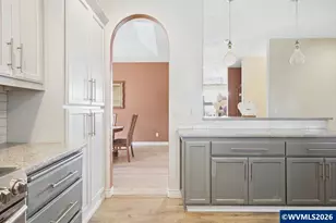 2408 SW Oakwood Dr, Dallas, OR 97338 - Photo 9