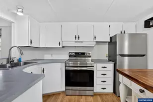 10882 Oak St NE, Donald, OR 97020 - Photo 11