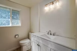 1568 N 3rd Ave, Stayton, OR 97383 - Photo 19