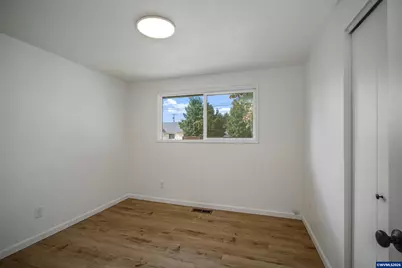 1568 N 3rd Av, Stayton, OR 97383 - Photo 21