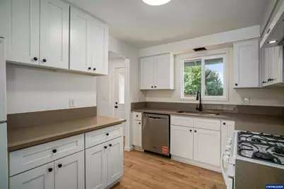 1568 N 3rd Av, Stayton, OR 97383 - Photo 15