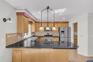 4236 Geranium Ave NE, Salem, OR 97305 - Photo 9