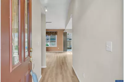 4236 Geranium Av NE, Salem, OR 97305 - Photo 5