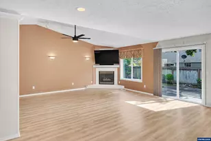 4236 Geranium Ave NE, Salem, OR 97305 - Photo 7