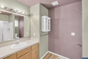 4236 Geranium Ave NE, Salem, OR 97305 - Photo 15