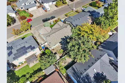 4236 Geranium Av NE, Salem, OR 97305 - Photo 27