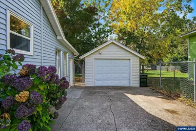 565 25th St SE, Salem, OR 97301 - Photo 33
