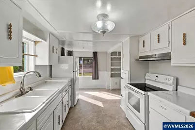 930 Alder St, Sweet Home, OR 97386 - Photo 15
