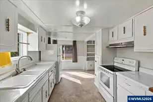 930 Alder St, Sweet Home, OR 97386 - Photo 15