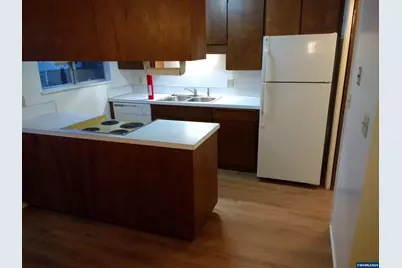 555-557 NW Oak Av, Corvallis, OR 97330 - Photo 9