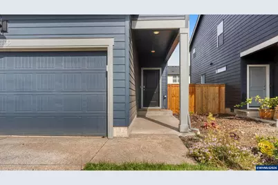 2766 V St, Springfield, OR 97477 - Photo 3
