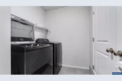 2766 V St, Springfield, OR 97477 - Photo 25