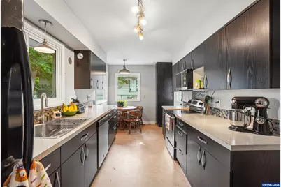 730 20th St NE, Salem, OR 97301 - Photo 17