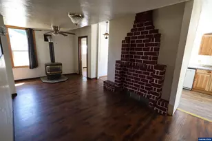 292 NE Alder St, Mill City, OR 97360 - Photo 17