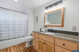 25154 Aurora Ln, Philomath, OR 97370 - Photo 13