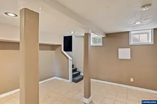 235 15th St NE, Salem, OR 97301 - Photo 33