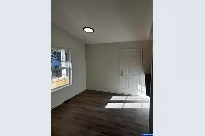 504 Wall St, Silverton, OR 97381 - Photo 5