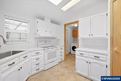 385 SE Anchor Av, Depoe Bay, OR 97341 - Photo 9