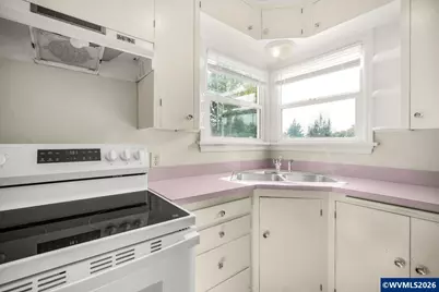 1365 Pearl St NE, Salem, OR 97301 - Photo 13