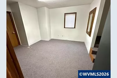 1099 Queen Av SW, Albany, OR 97321 - Photo 9