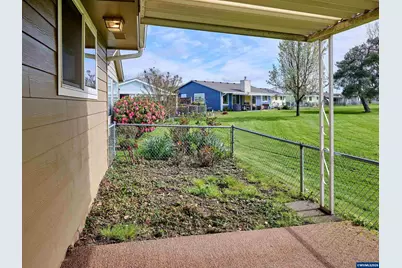 2056 King Wy, Woodburn, OR 97071 - Photo 19