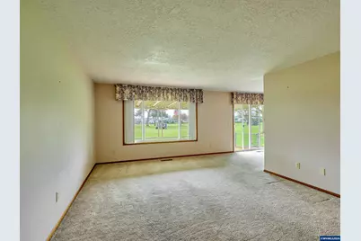 2056 King Wy, Woodburn, OR 97071 - Photo 5