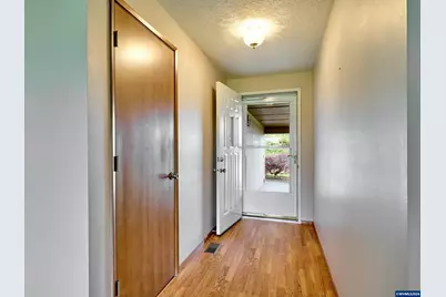 2056 King Wy, Woodburn, OR 97071 - Photo 3