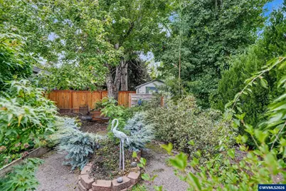 735 20th St NE, Salem, OR 97301 - Photo 43