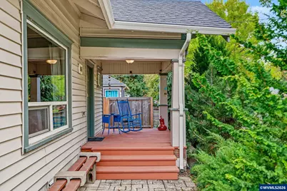 735 20th St NE, Salem, OR 97301 - Photo 5