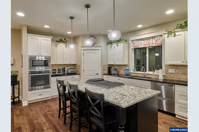 422 Turnberry Av, Woodburn, OR 97071 - Photo 13
