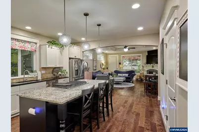 422 Turnberry Av, Woodburn, OR 97071 - Photo 11