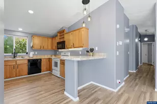 794 S Grice Lp, Jefferson, OR 97352 - Photo 11